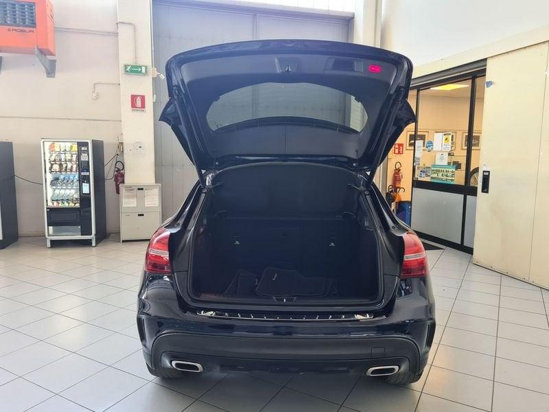 Mercedes-Benz GLA GLA 200 d Automatic 4Matic Premium!CARPLAY!PDC!LED!NAVI!