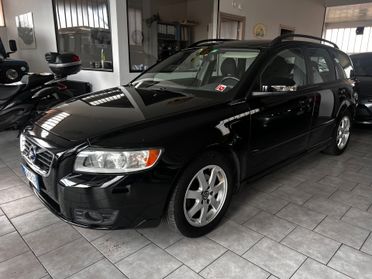 Volvo V50 D2 R-design