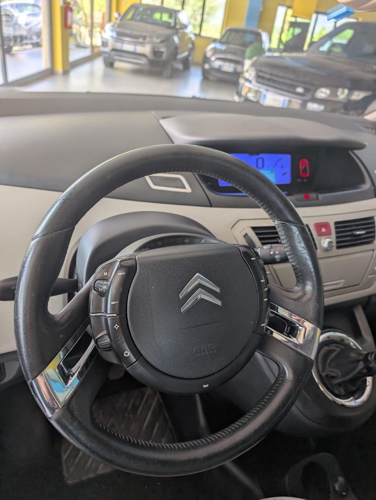 Citroen C4 Picasso 1.6 HDi 110 cv distribuzione effettuata da poco