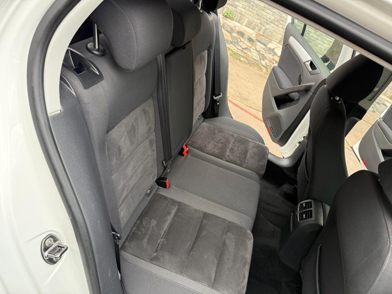 Volkswagen Golf 1.6 5p. Highline BiFuel OK PER NEOPATENTATI