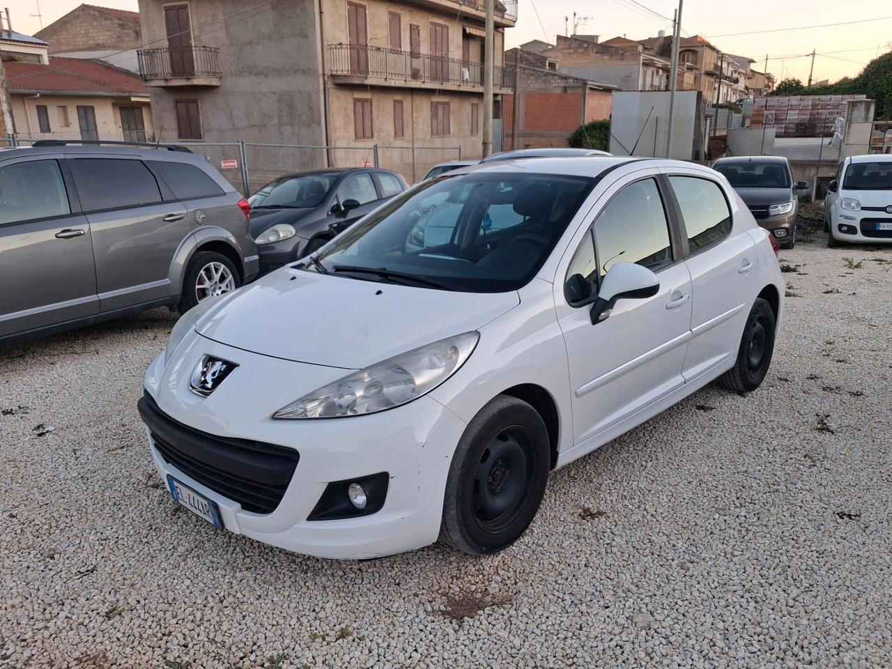 Peugeot 207 1.4 HDi 70CV 5p. Allure