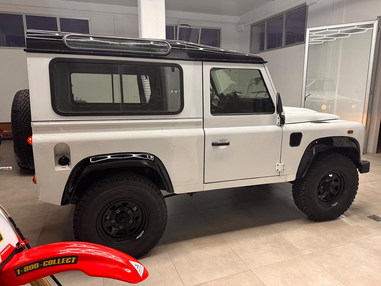 Land Rover Defender 90 2.2 TD4 Station Wagon E N1