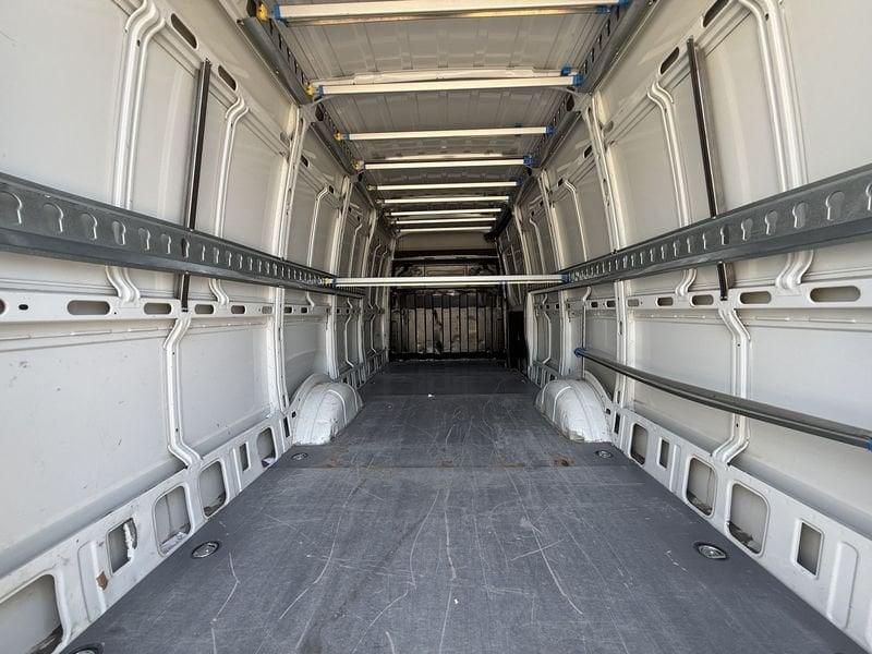 Iveco Nuovo DAILY 22 35s 16v 2.3 htp plm-tm FURGONE ** PREZZO + IVA **