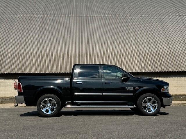 DODGE RAM 1500 LARAMIE 4x4