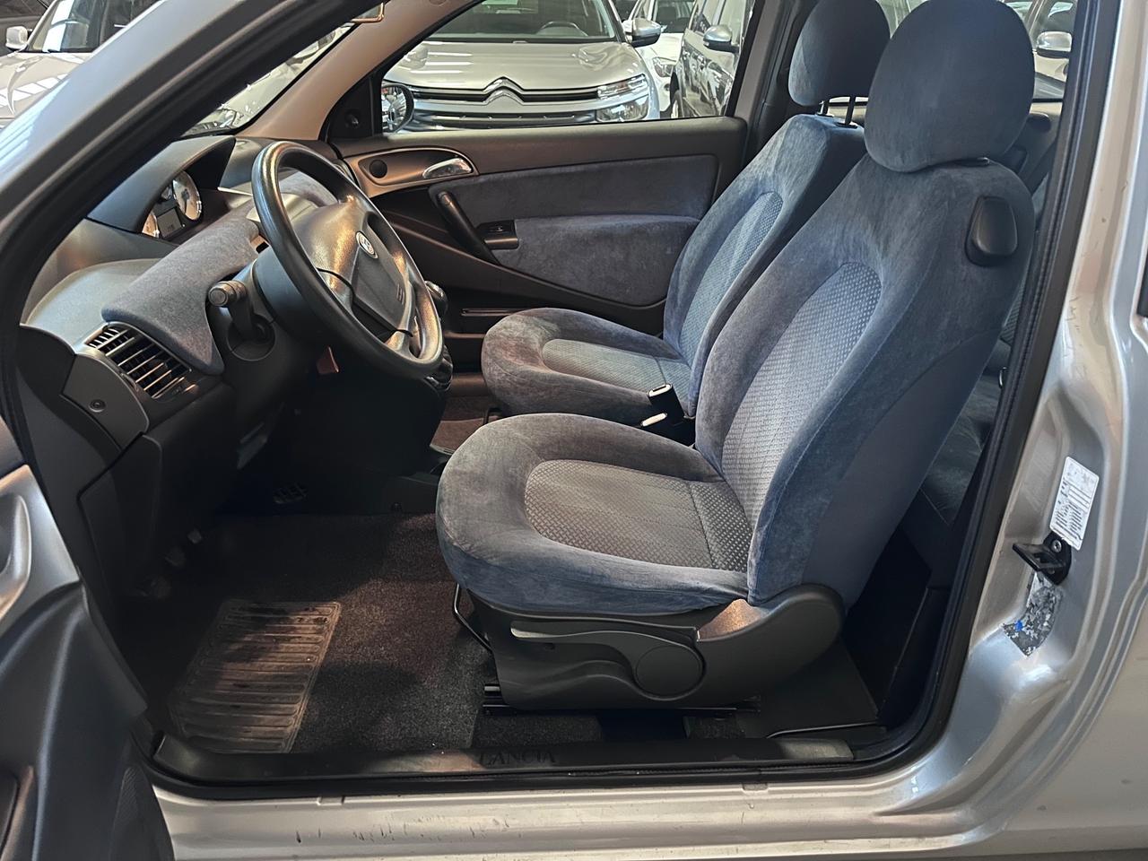 Lancia Ypsilon 1.2 16V Argento