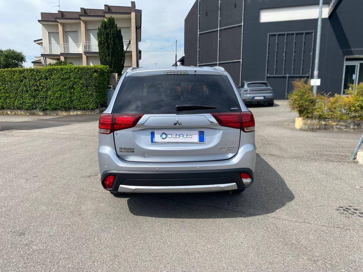 Mitsubishi Outlander Outlander 2.2 Intense awd 5p.ti