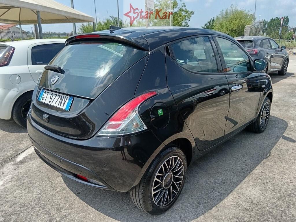 Lancia Ypsilon 1.0 FireFly 5 porte S&S Hybrid Plat