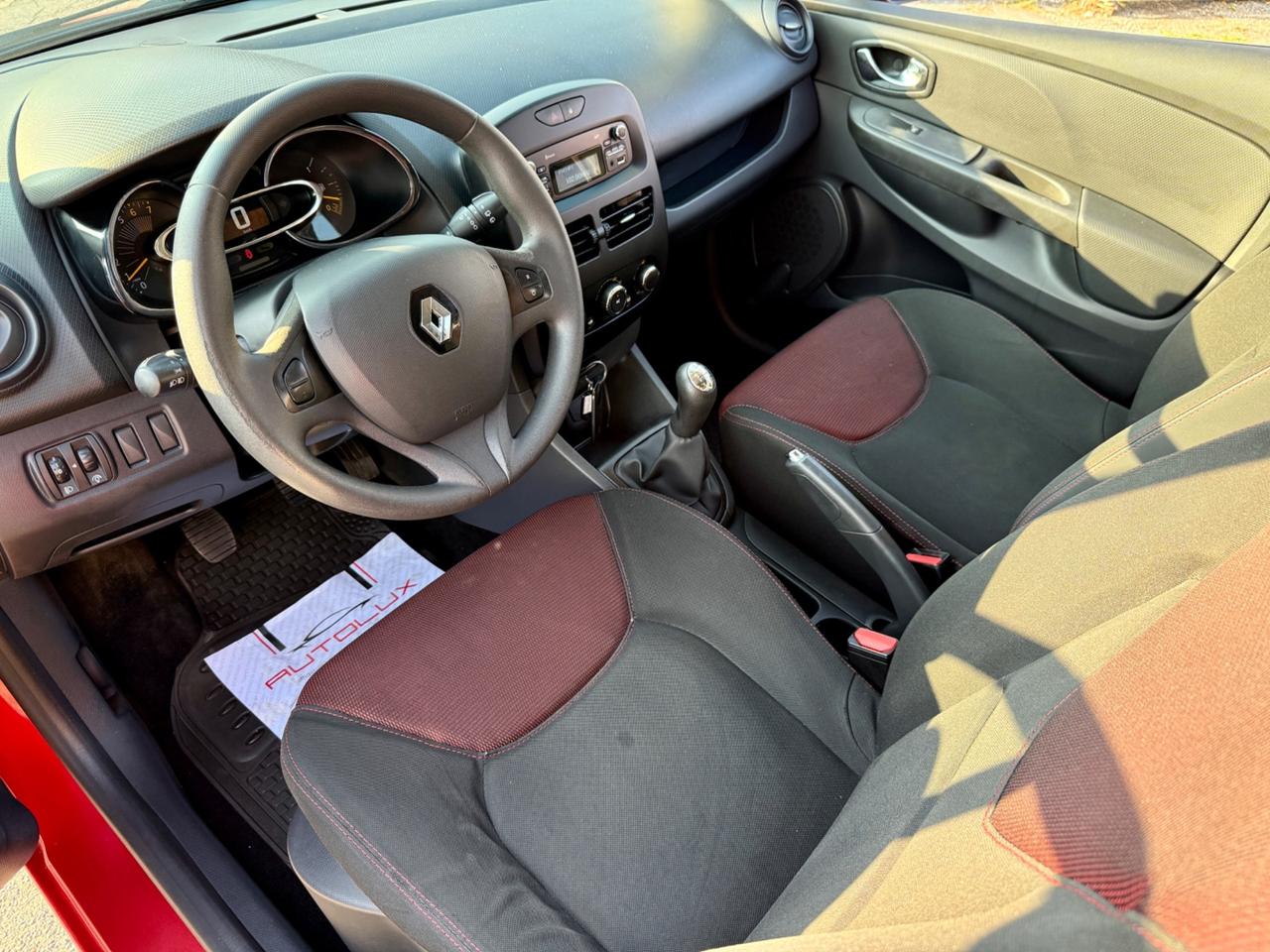 Renault Clio 1.2 16V 5 porte Live! 141.000Km NEOPATENTATI