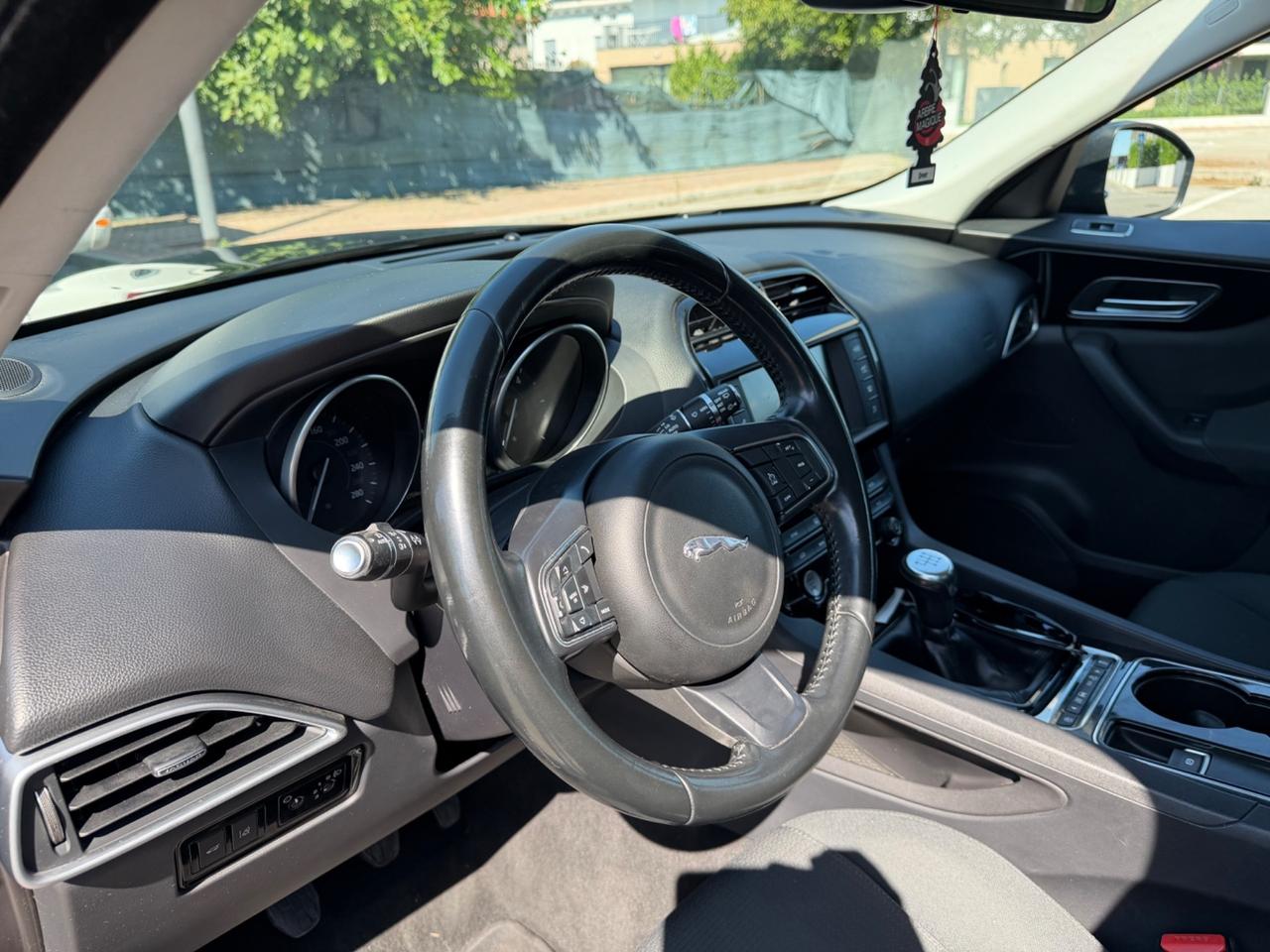 Jaguar F-Pace 2.0 D 180 CV aut. R-Sport