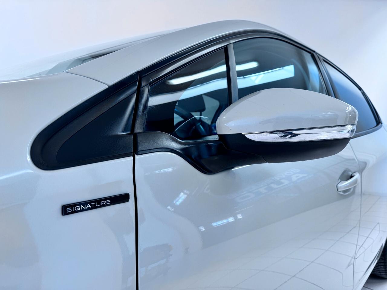 Peugeot 208 1.2 BENZINA 5 PORTE Signature