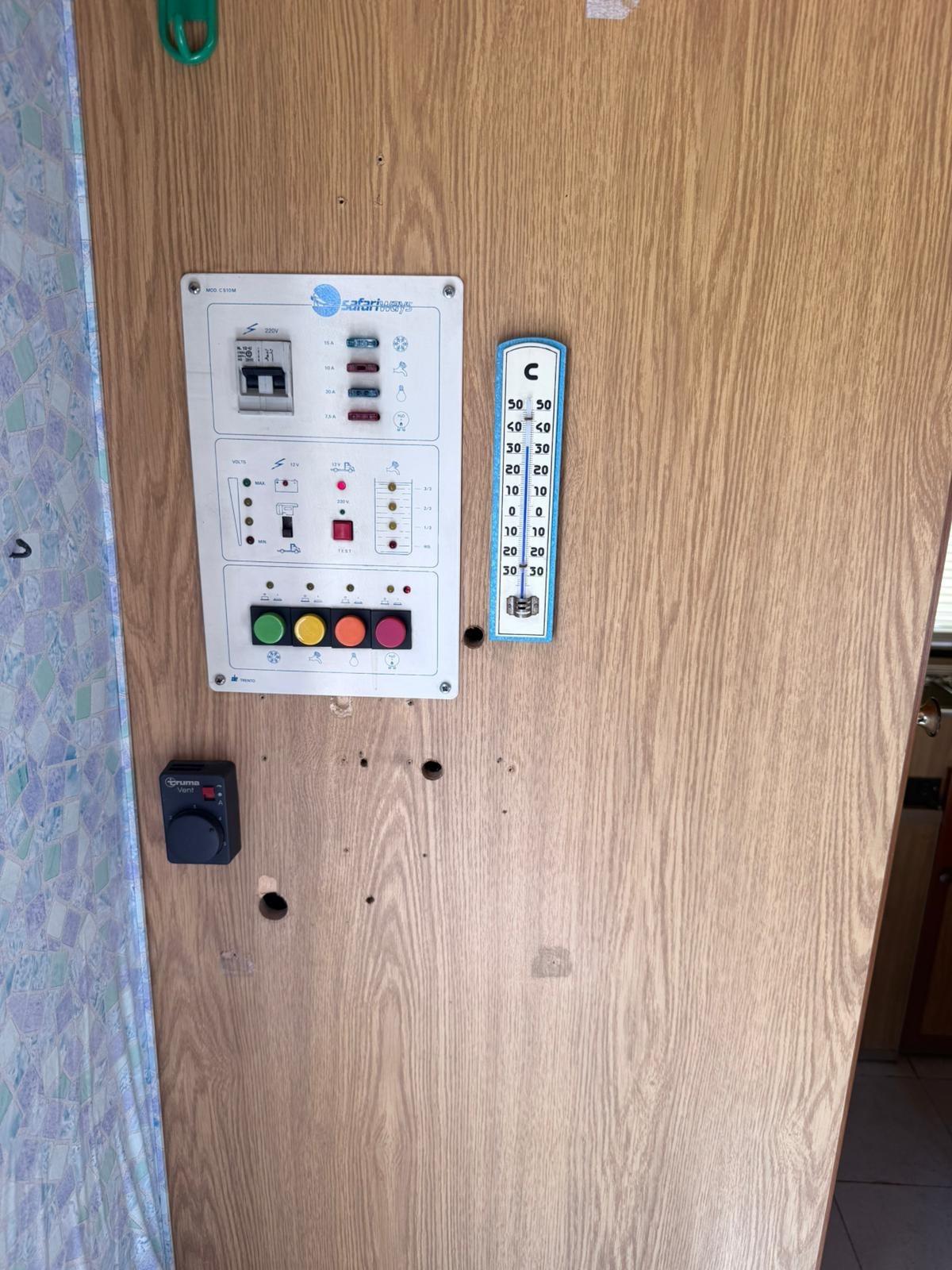 Ford Transit 150 2.5 TD