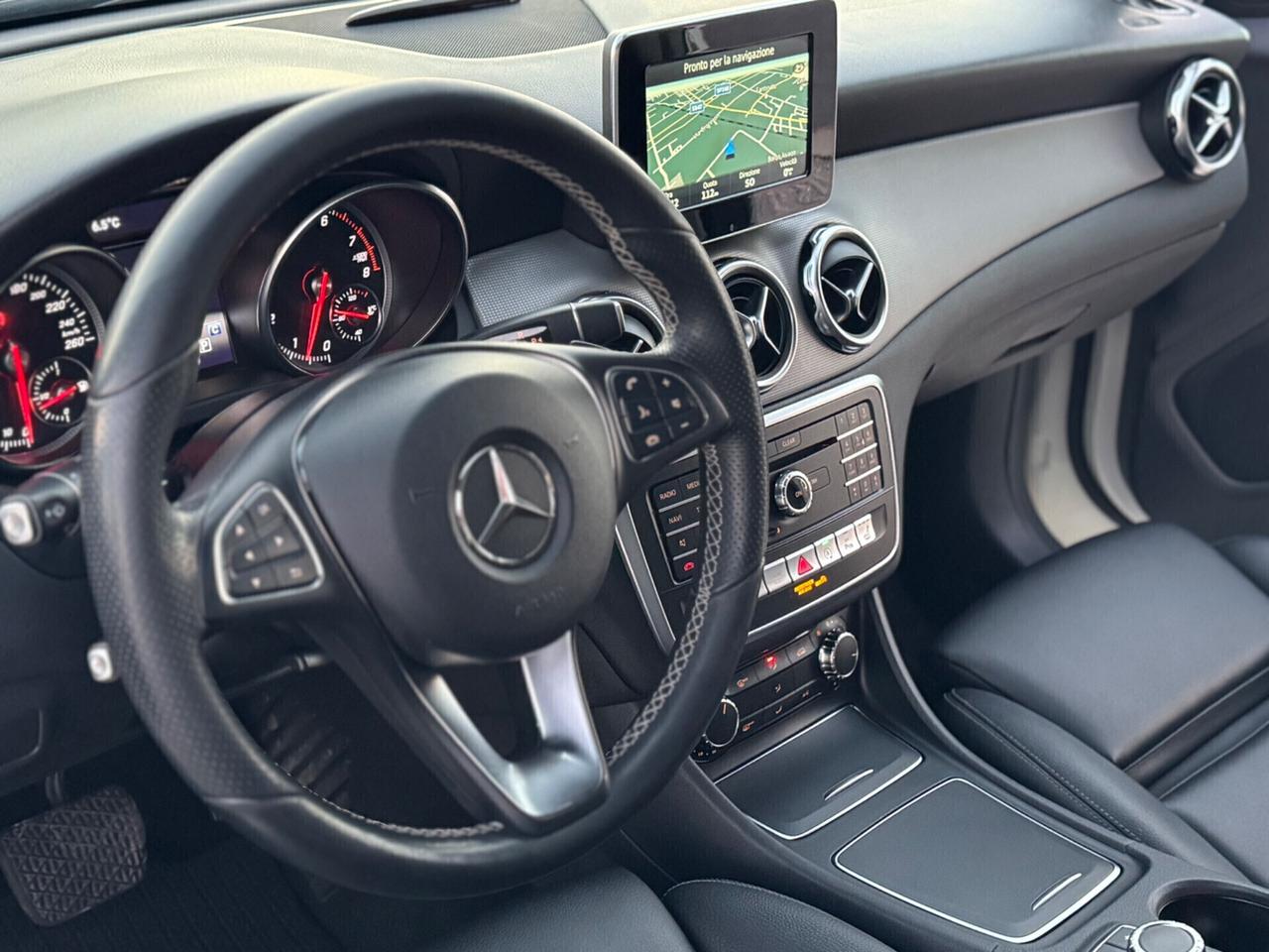 Mercedes-benz GLA 180 Sport, Pelle Automatico