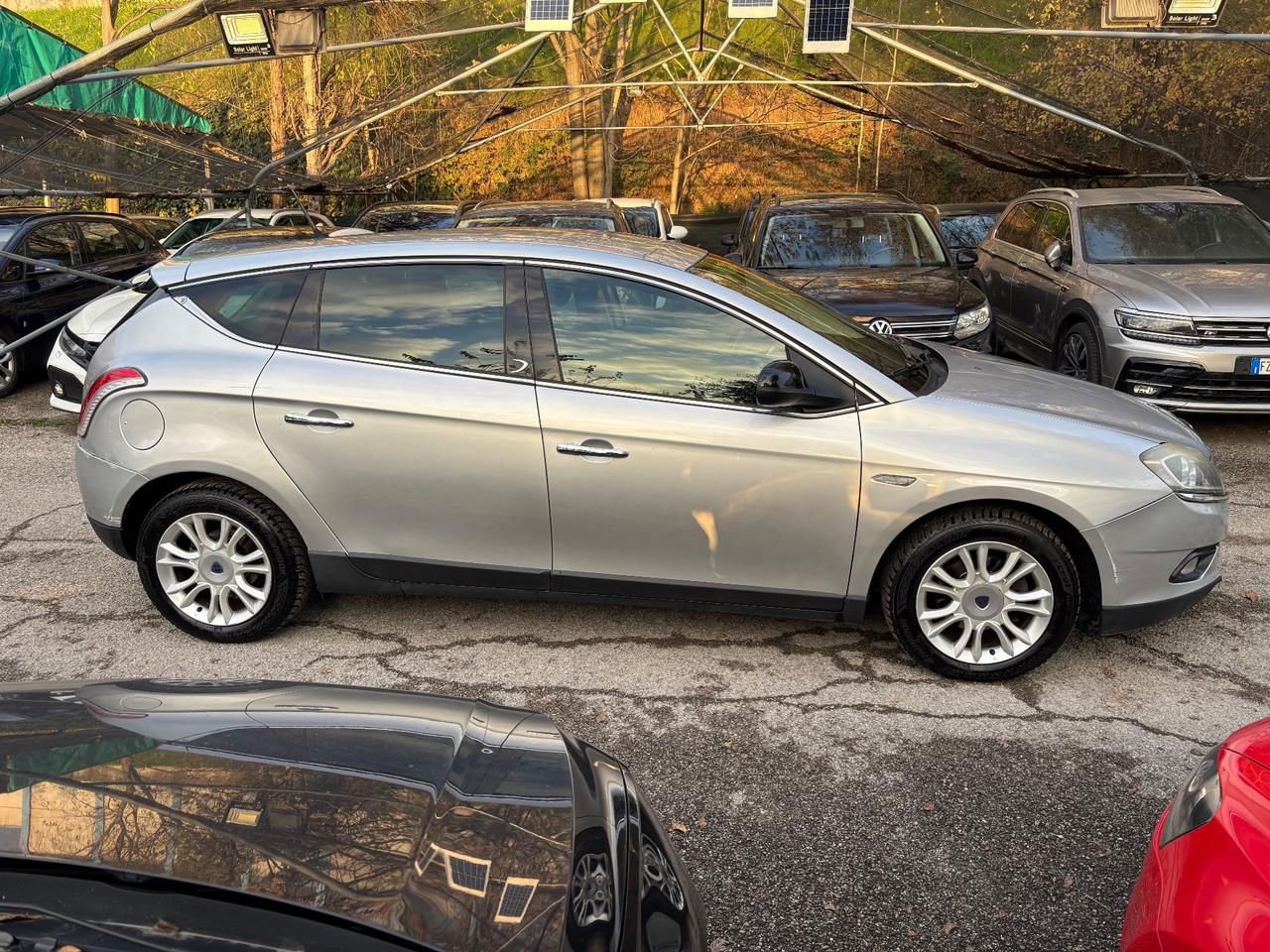 Lancia Delta 1.6 MJT AUTOMATICA Platinum ok Neopatentati