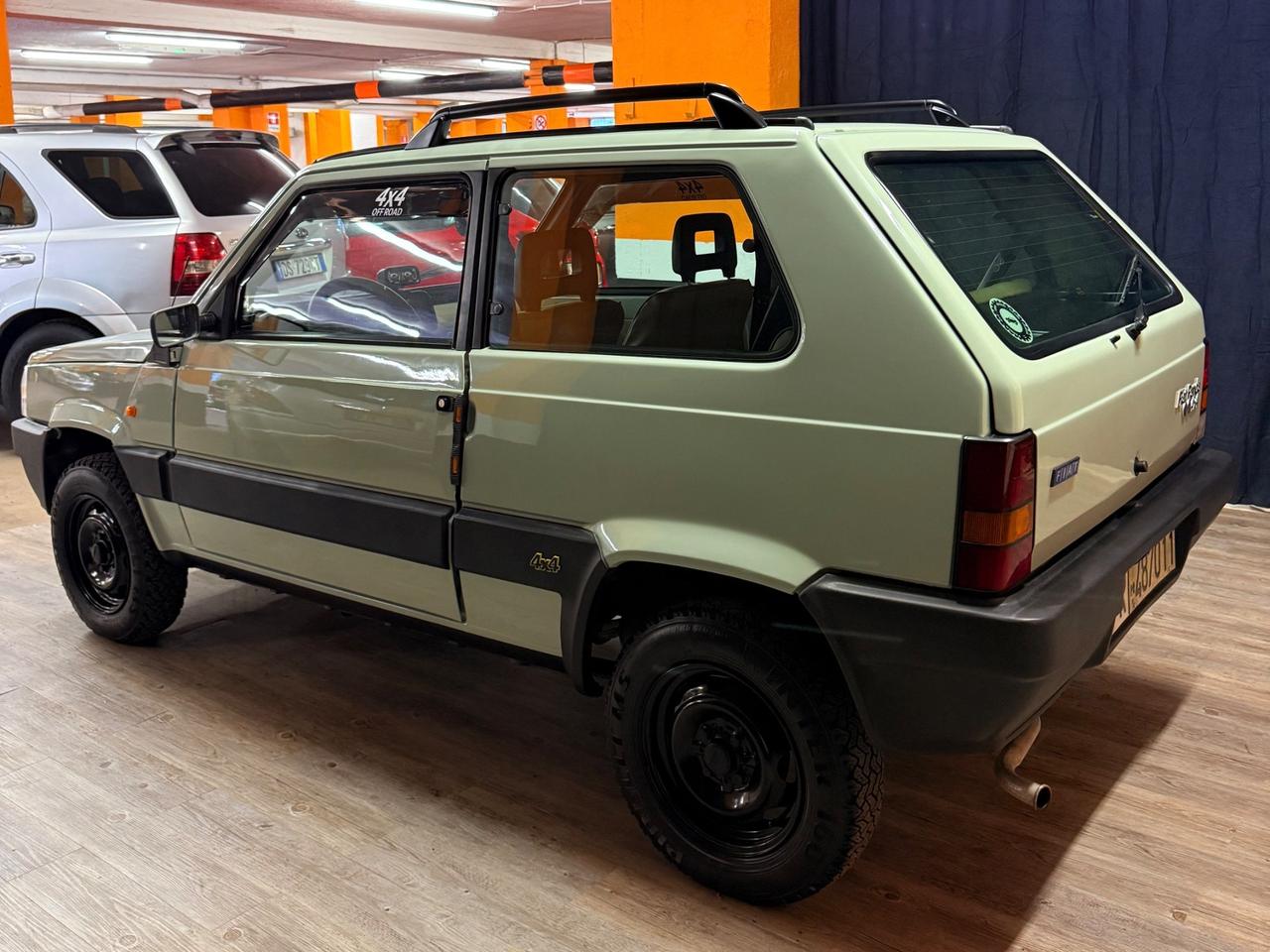 MERAVIGLIOSA PANDA 4 × 4 IN CONDIZIONI DA VETRINA ISCRITTA AS