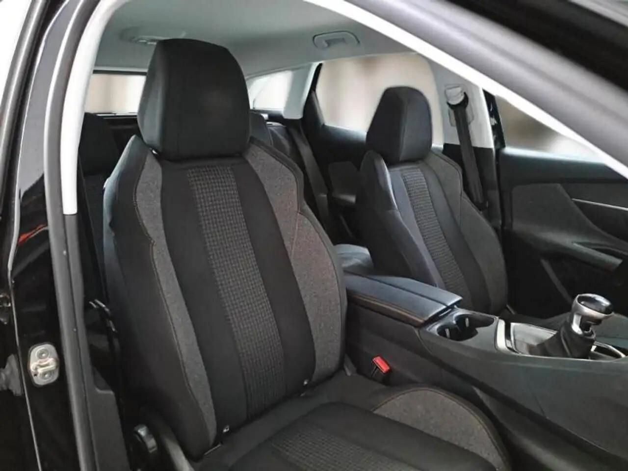 Peugeot 3008 BlueHDi 130 S&S Business