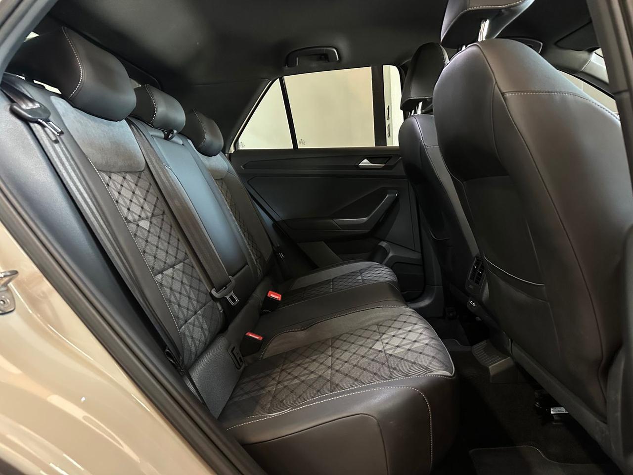 Volkswagen T-Roc 1.0 TSI R LINE #11172