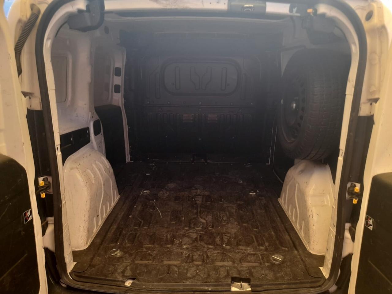 Fiat Doblo 1.4cc metano 12 mesi garanzia-2014