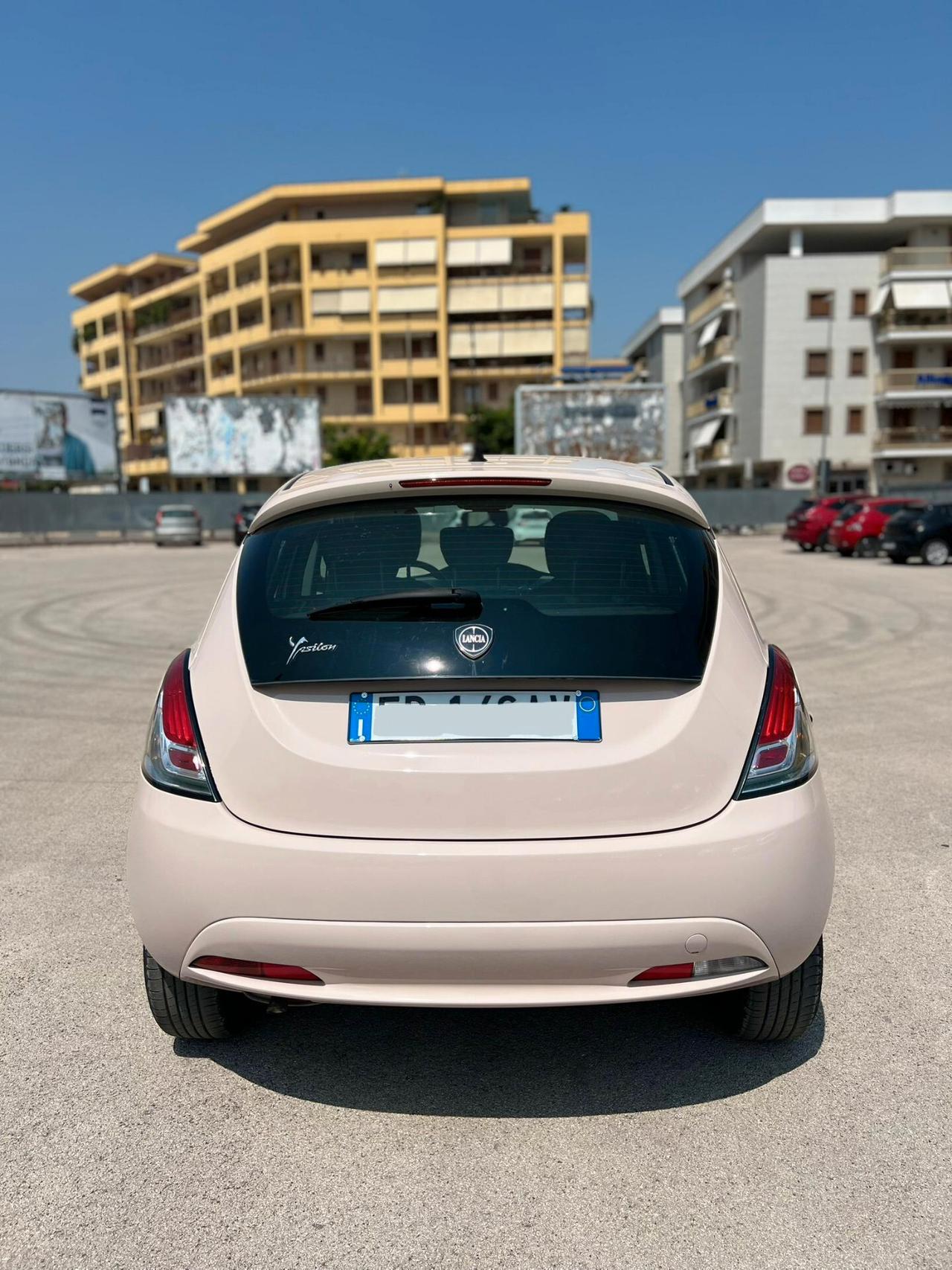 Lancia Ypsilon 1.2 69 CV 5 porte Gold