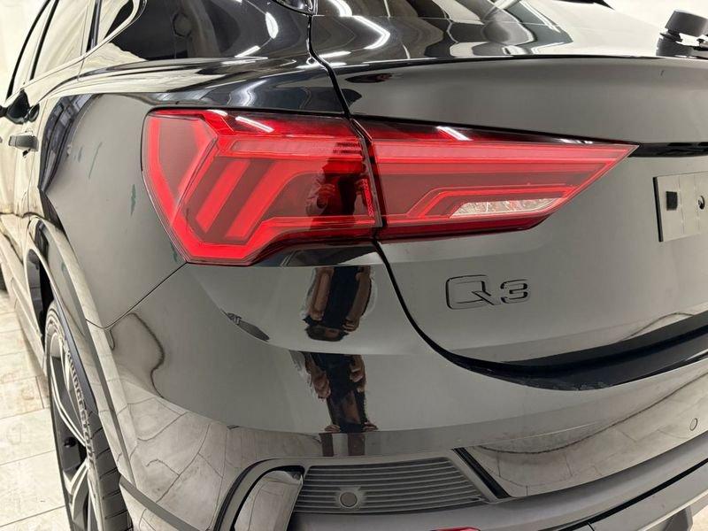 Audi Q3 Sportback 40 2.0 tdi Identity Black quattro 193cv s-tronic