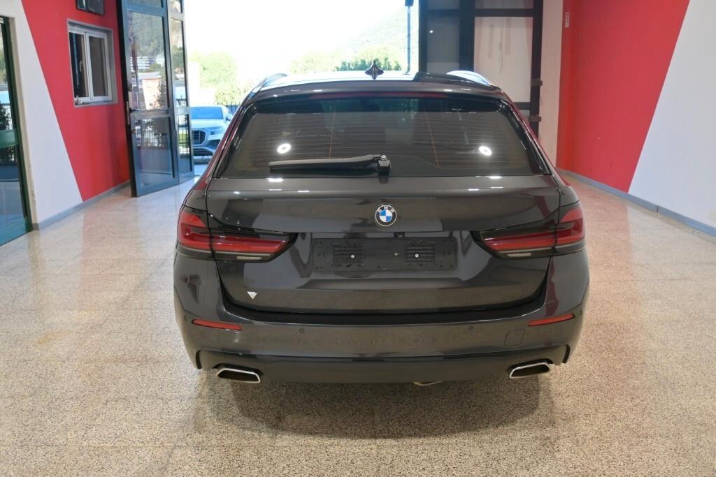 BMW 518D TOURING 136CV STEPTRONIC BUSINESS ADVANTAGE ( FARI LED ADATTIVI - BMW DIGITAL COCKPIT - ACTIVE CRUISE - PELLE - AMBIENT LIGHTS - NAVI - MIRROR - PARK ASSISTANT - TELECAMERA POST. )