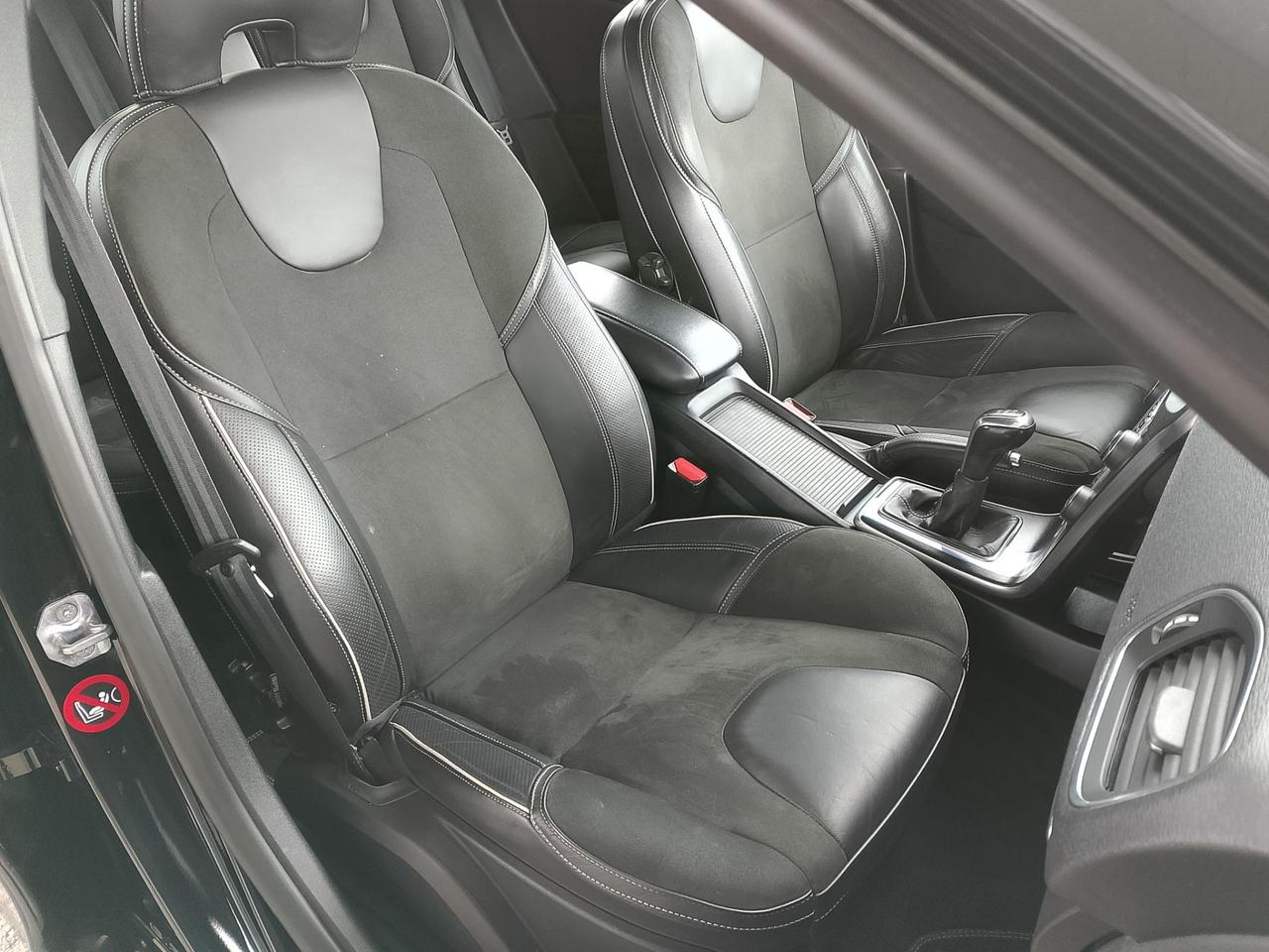 Volvo V40 D2 1.6 Powershift R-design Kinetic