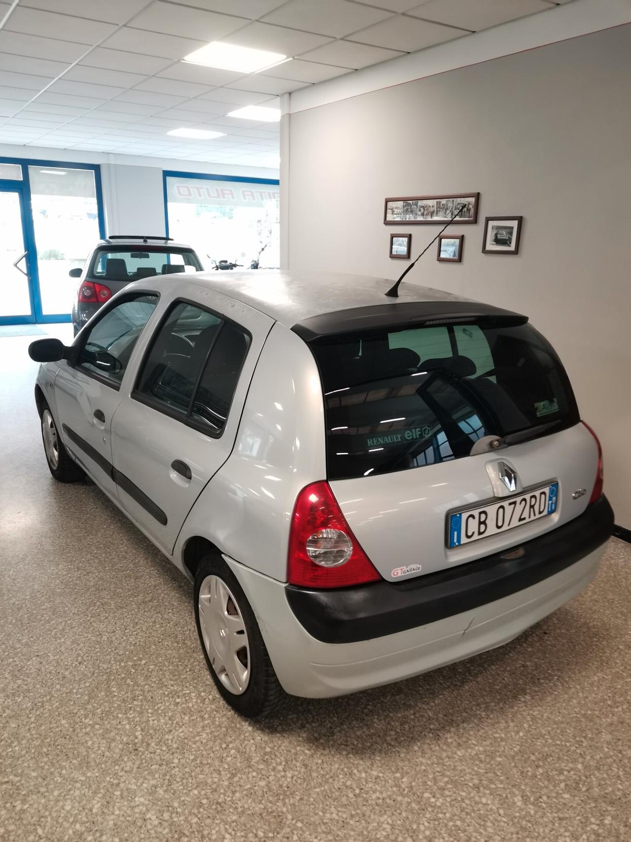 Renault Clio 1.2 16V cat 3 porte Privilège