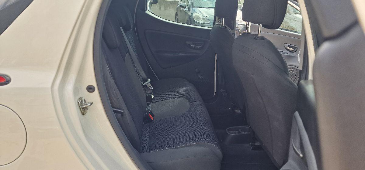 LANCIA Ypsilon 1.2 69 CV 5 porte GPL Ecochic S Momodesign
