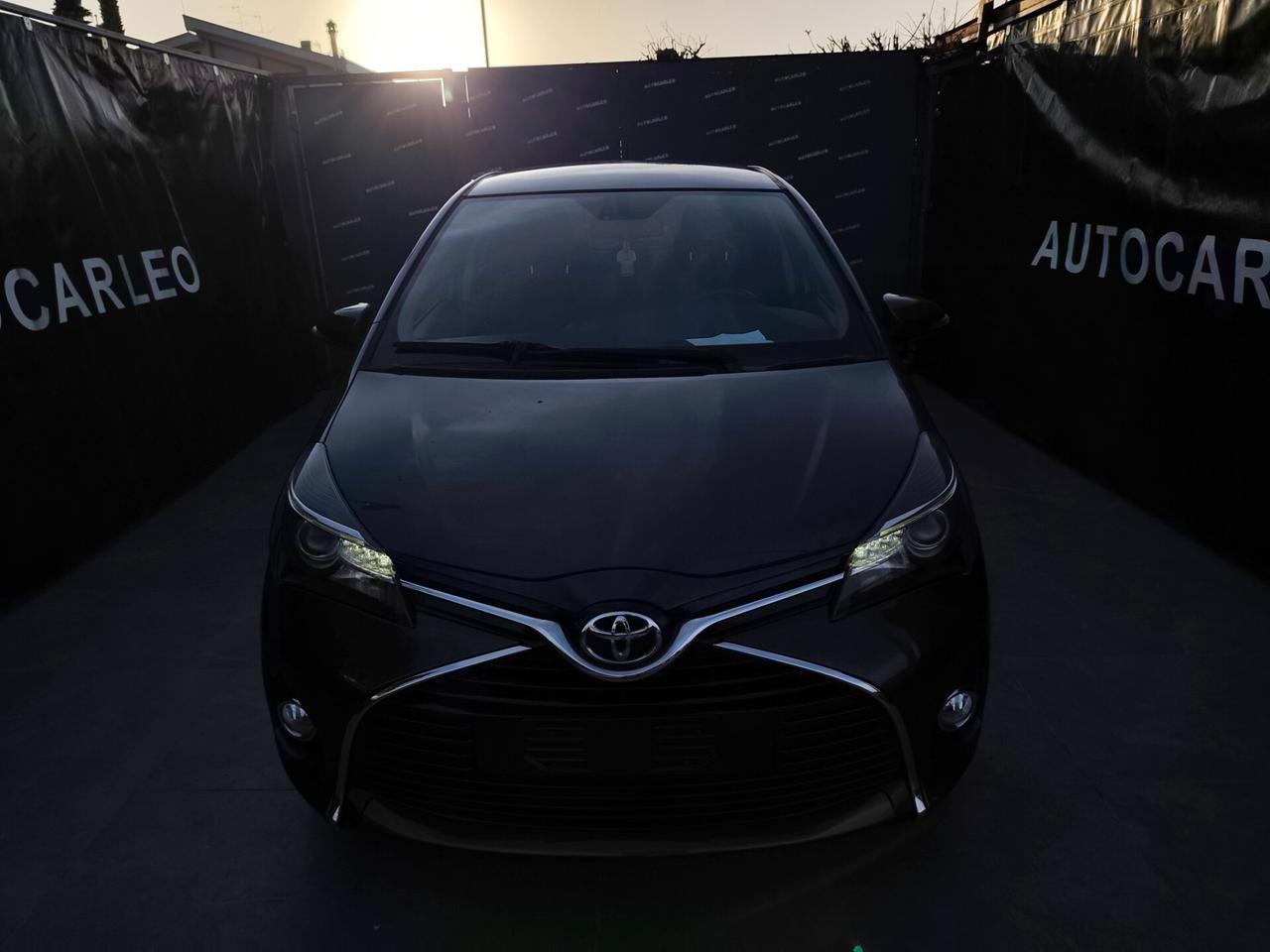 Toyota Yaris 1.0 BENZINA Lounge