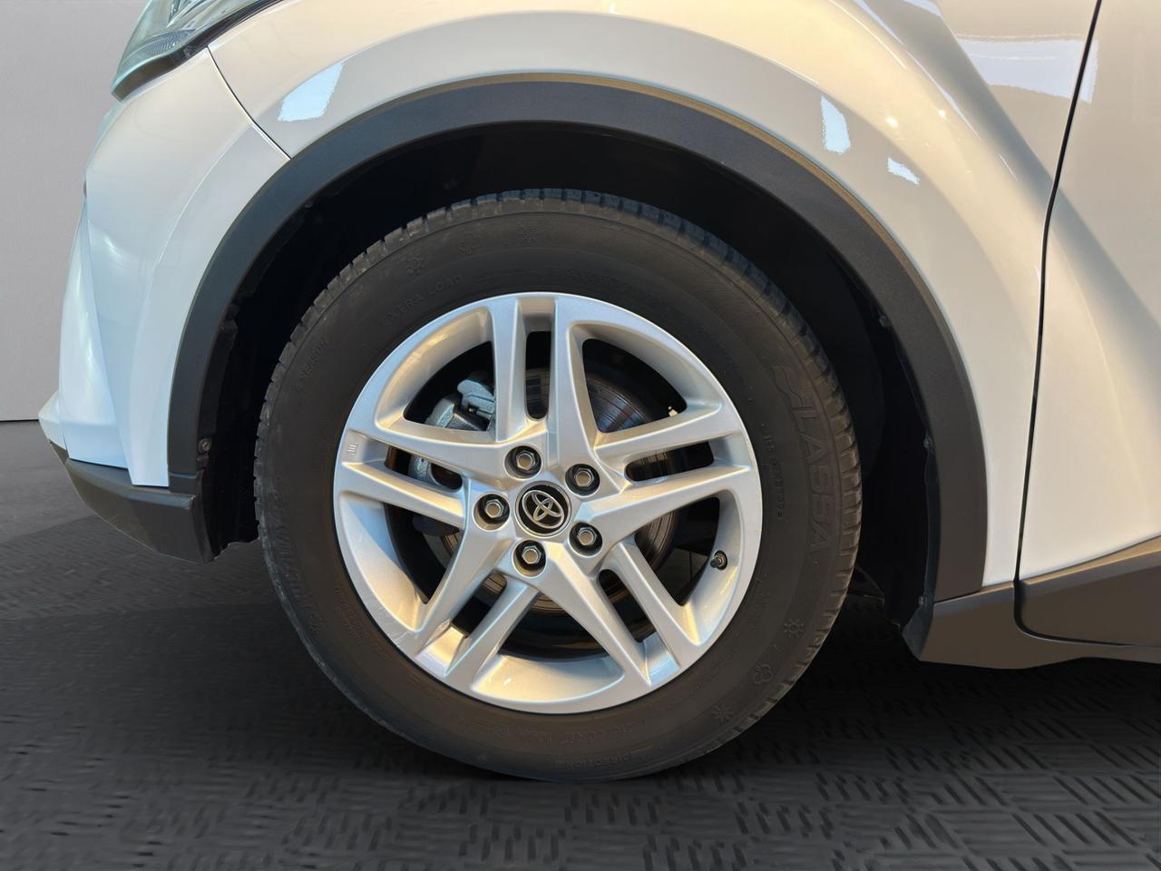 Toyota C-HR 1.8h Active e-cvt