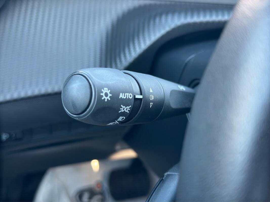 Peugeot 208 1.2 hybrid Allure 110cv AUTOMATICA E CARPLAY