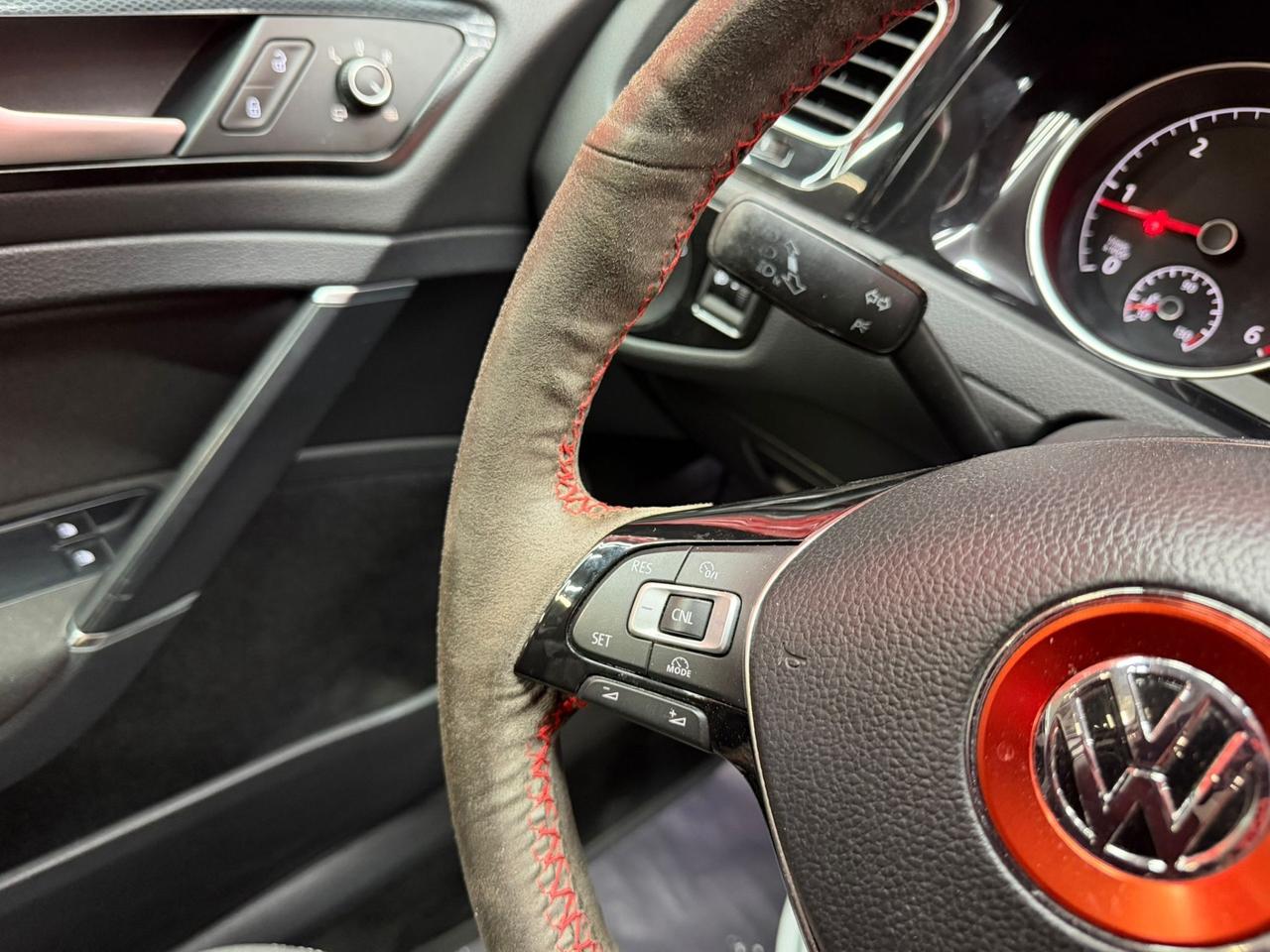 Volkswagen Golf 2.0 TDI 3p. Highline BlueMotion Technology