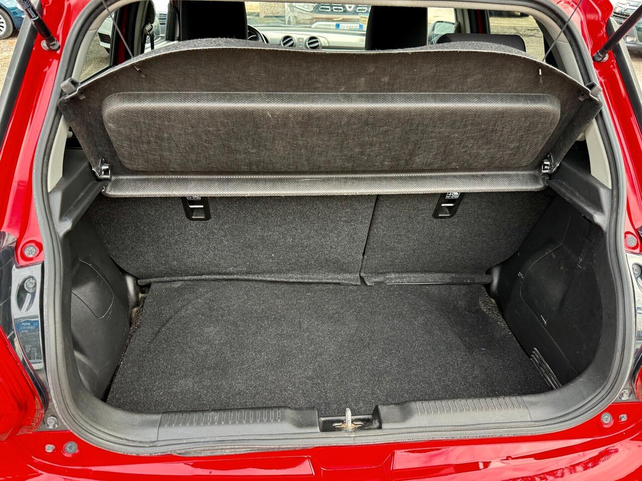 " UNA CHICCA " Suzuki Swift 1.2 Hybrid / GPL