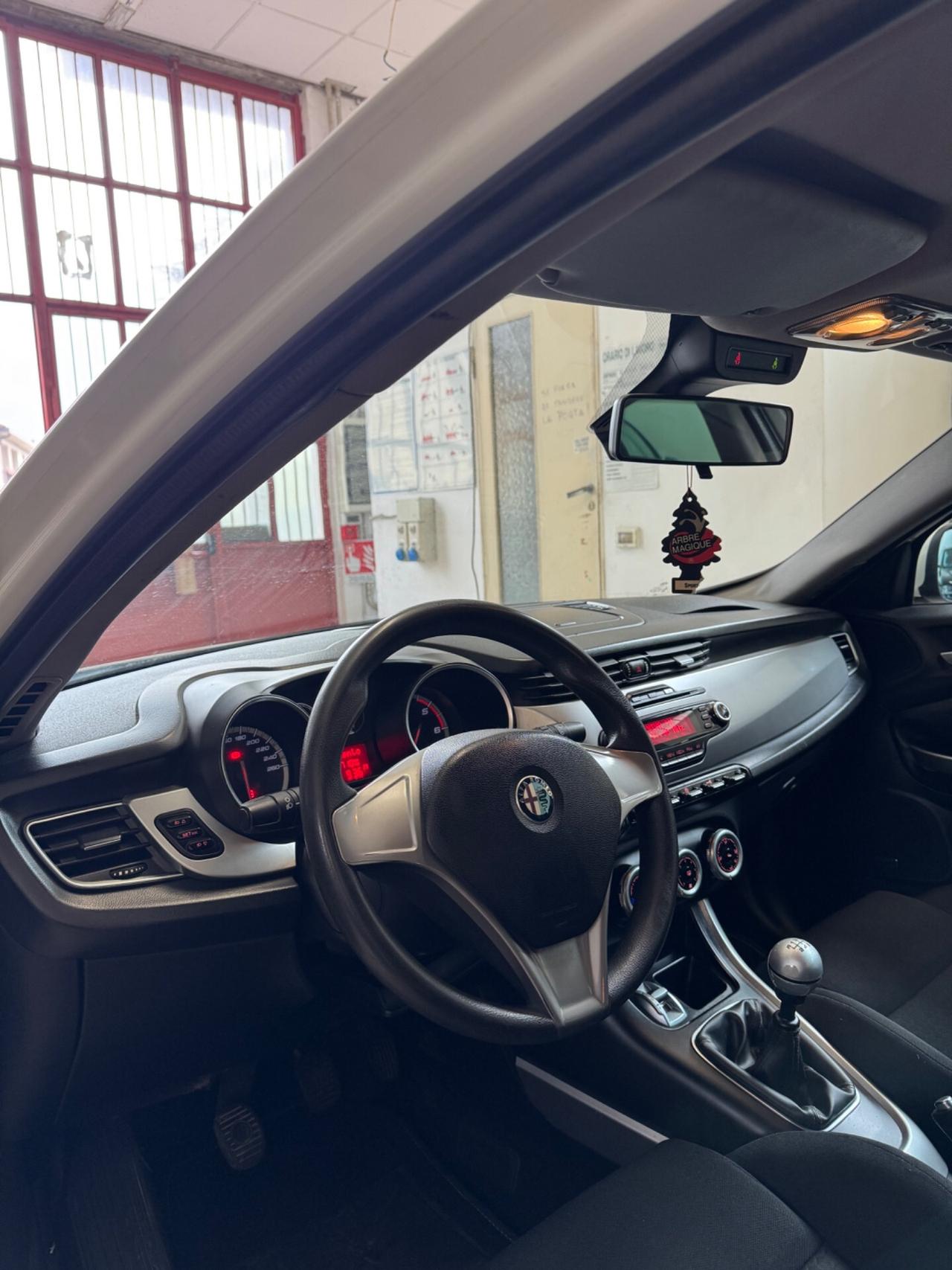 Alfa Romeo Giulietta 1.6 JTDm-2 105 CV Distinctive