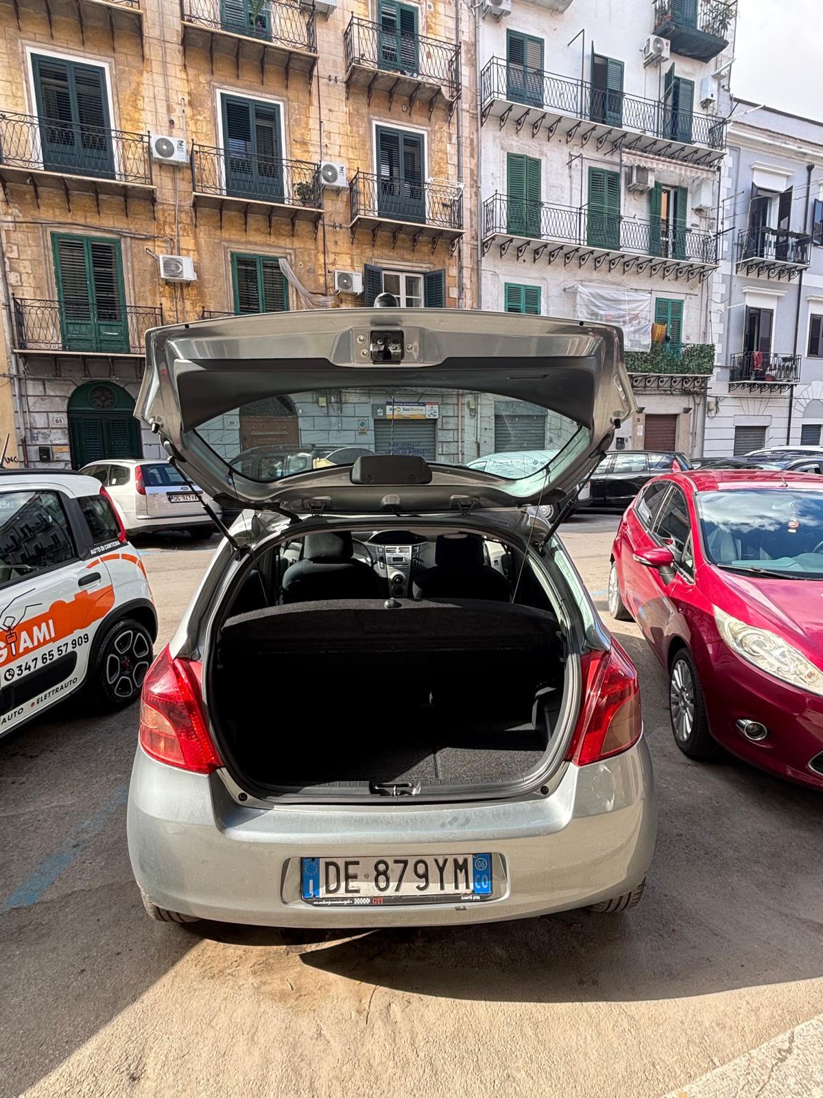 Toyota Yaris 2 SERIE 1.3 5 porte Sol NEOPATENTATI UNICO PROPIETARIO