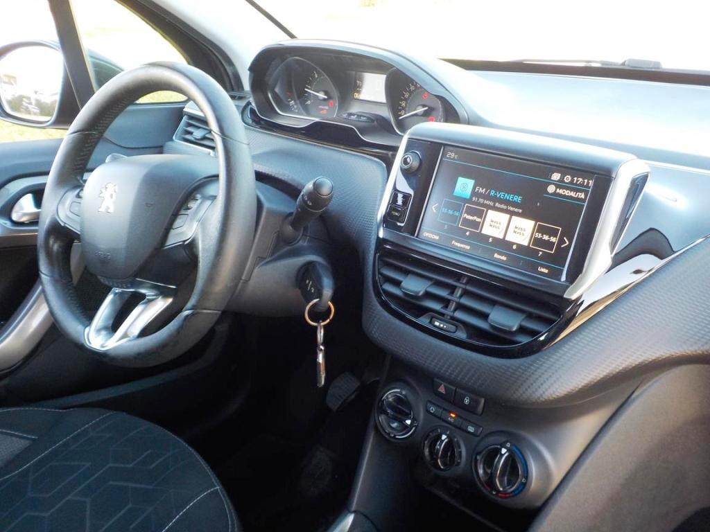 Peugeot 2008 BlueHDi 100 Allure
