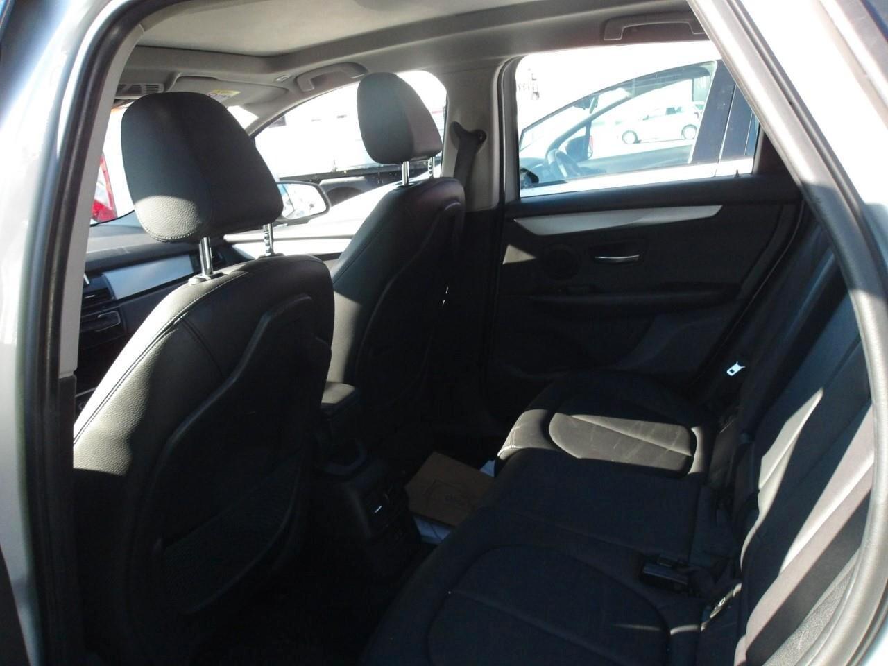 Bmw 216d Active Tourer *TETTO APR.* da VETRINA