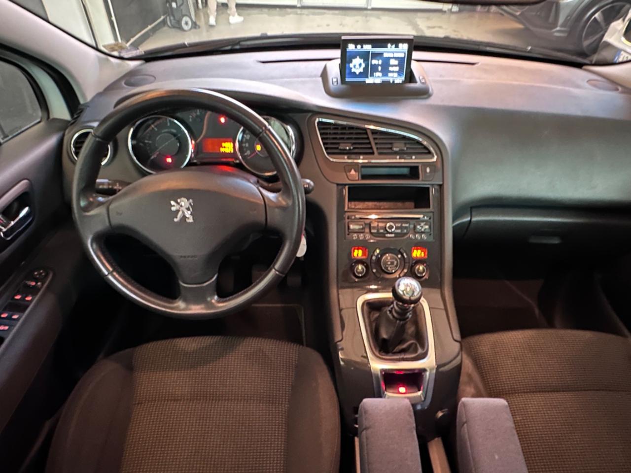 Peugeot 5008 1.6 HDi 115CV Active