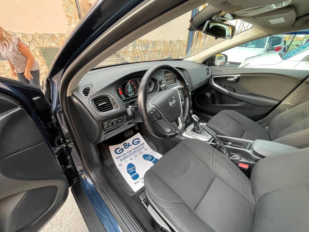 Volvo V40 Cross Country D2 1.6 Momentum