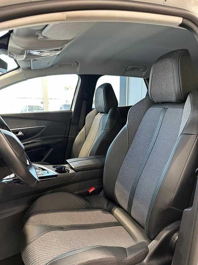 Peugeot 3008 Hybrid4 300 e-EAT8 Allure Pack