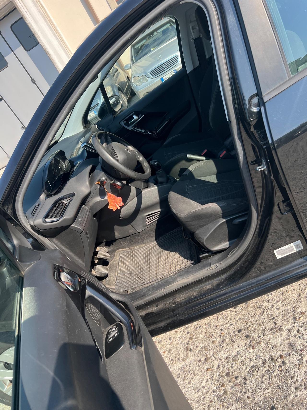 Peugeot 208 1.2 VTi 82 CV 5 porte Access