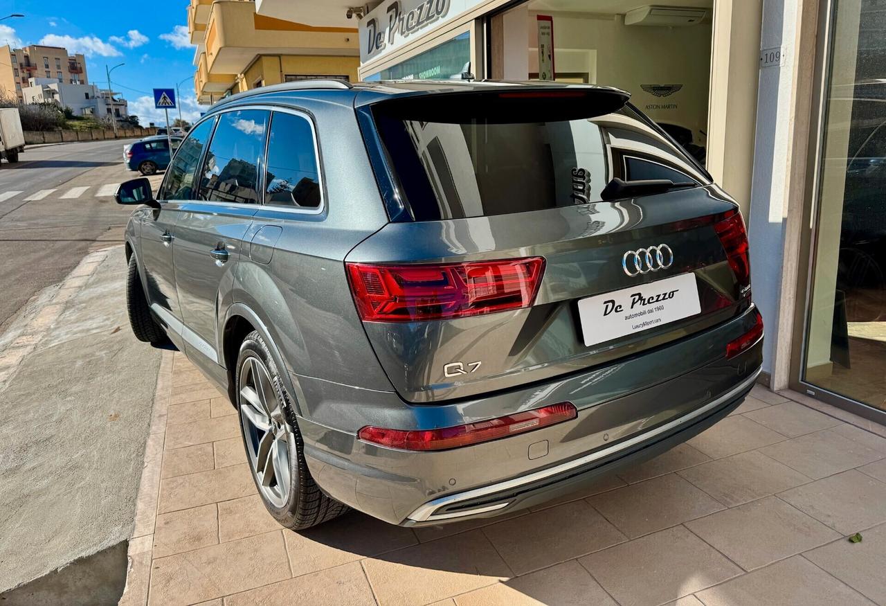 Audi Q7 e-tron 3.0 TDI quattro tiptronic Business Plus