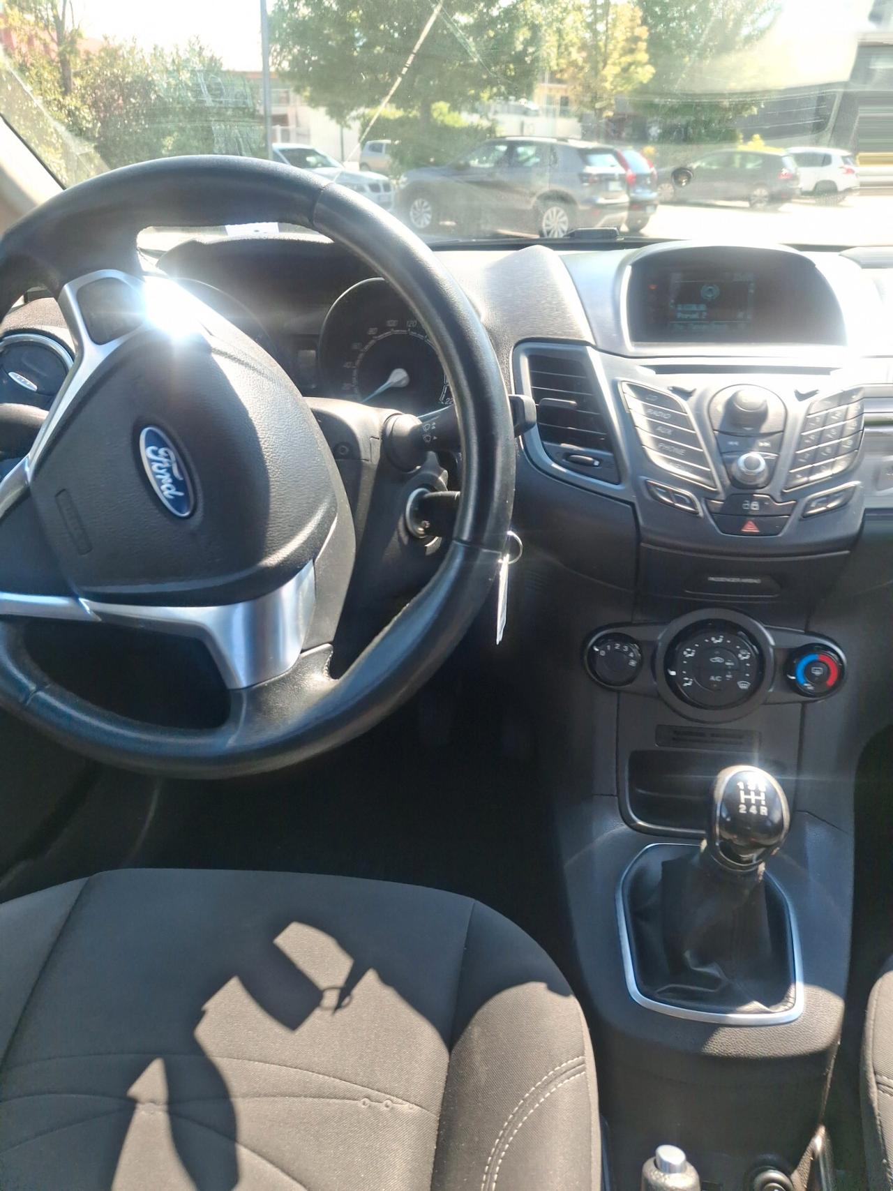 Ford Fiesta 1.5 TDCi 75CV 5 porte Titanium