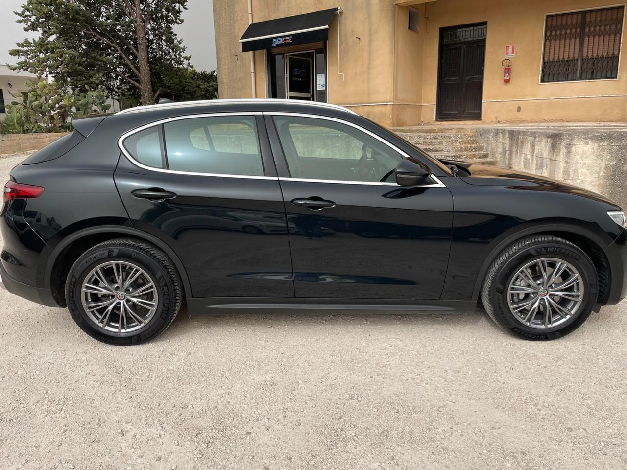 Alfa Romeo Stelvio 2.2 Turbodiesel 160 CV AT8 RWD Business