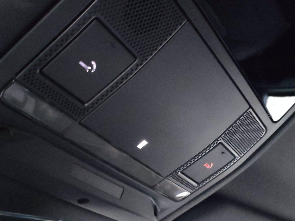 LAND ROVER Defender (2019) LAND ROVER 110 3.0D I6 200 CV AWD Auto S del 2025