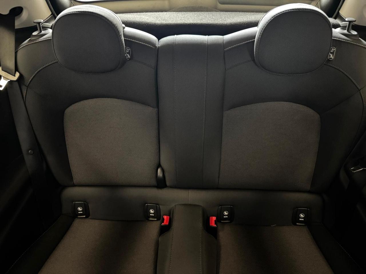 Mini 1.5 One allestimento Baker Street