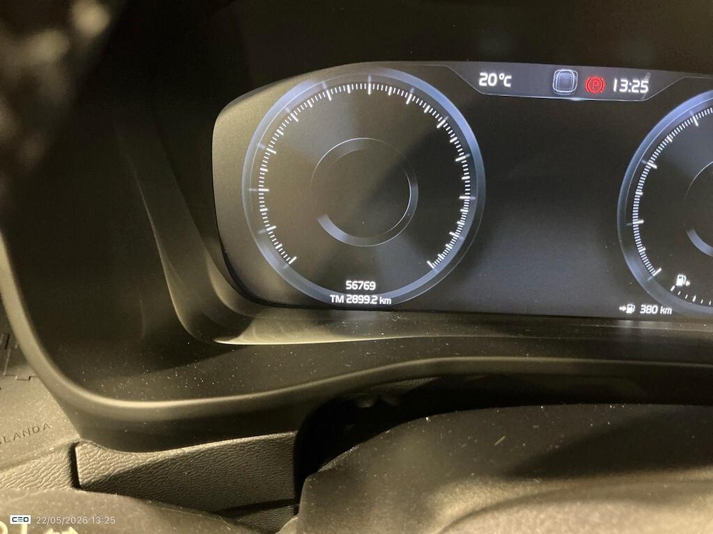 VOLVO XC40 1.5 T2 129CV 6M. MOMENTUM PRO ( FARI LED - COCKPIT - CRUISE - NAVI - MIRROR - SENSORI POST. )