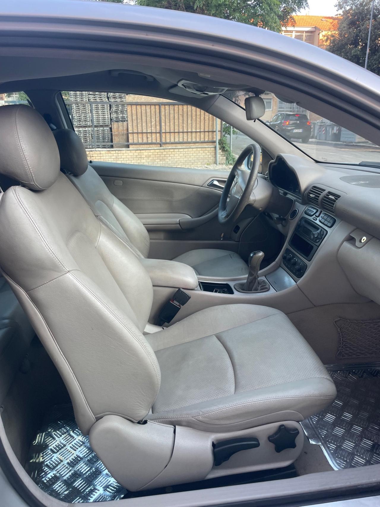 MERCEDES CLASSE C 220 DISEL SPORT COUPE 2004
