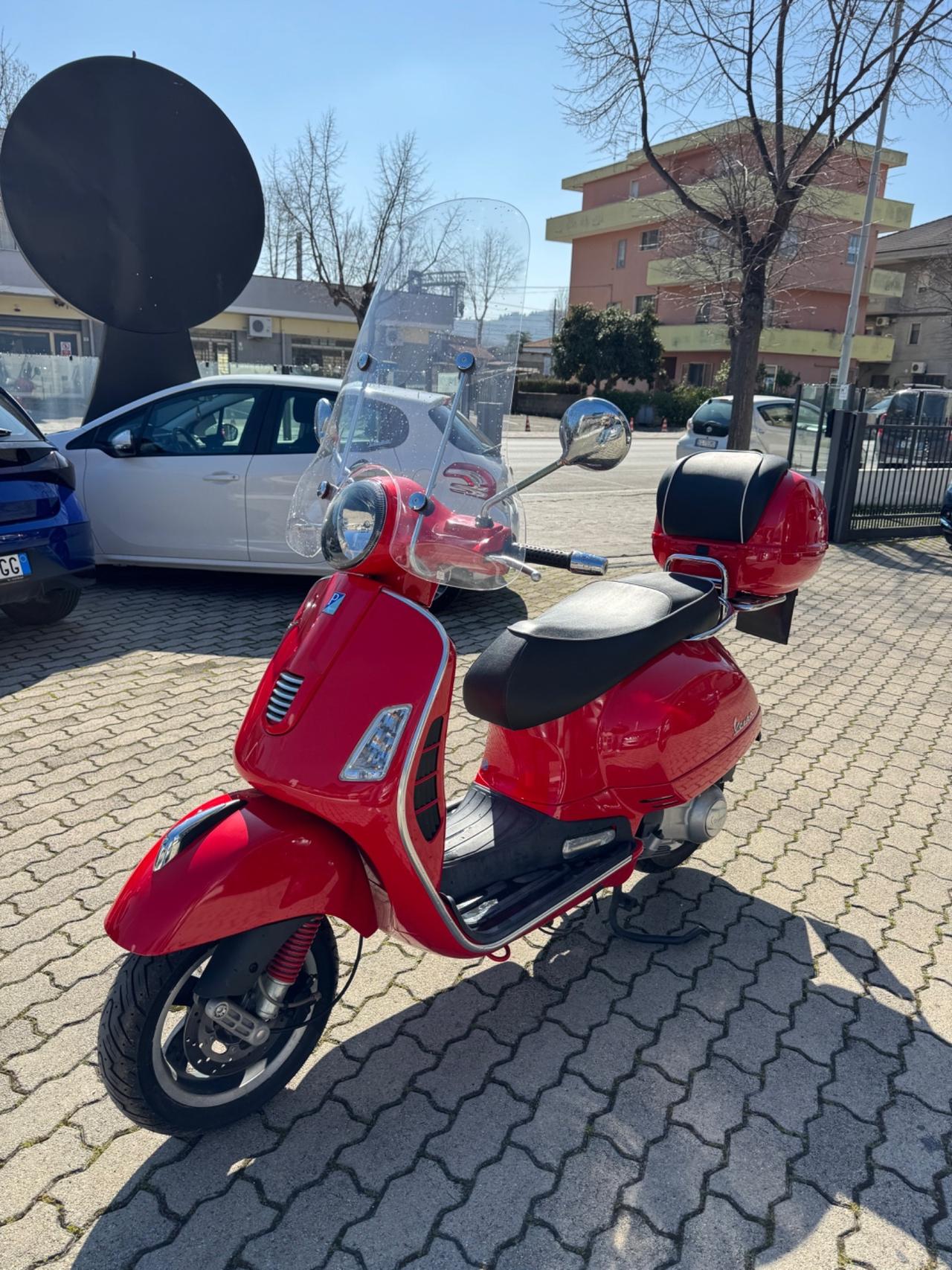 Piaggio Vespa 300 GTS