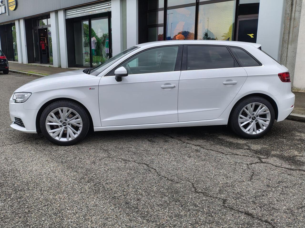 Audi A3 1.5 30 g-tron S Line #10653