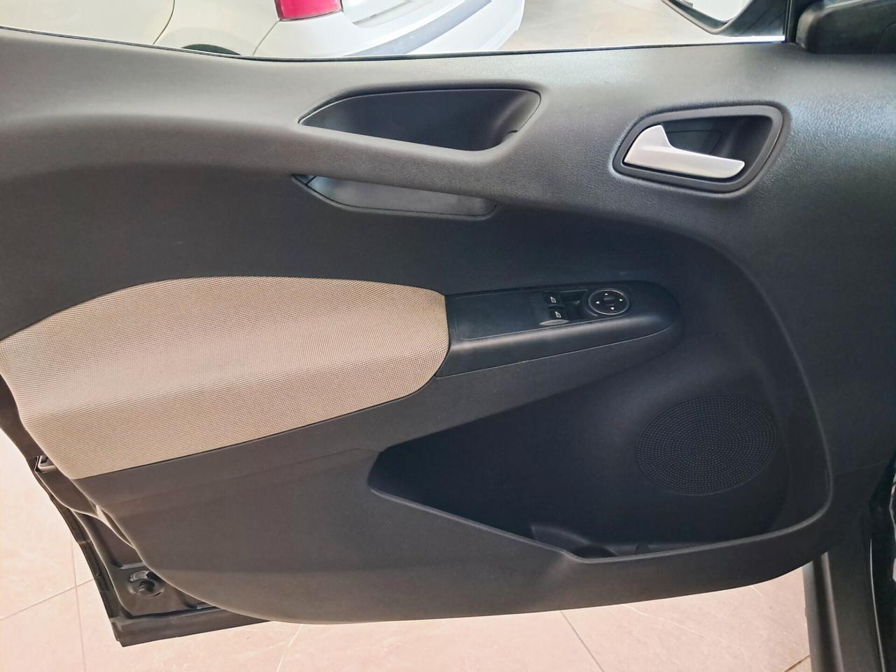 Ford Tourneo Courier 1.5 TDCI 75 CV